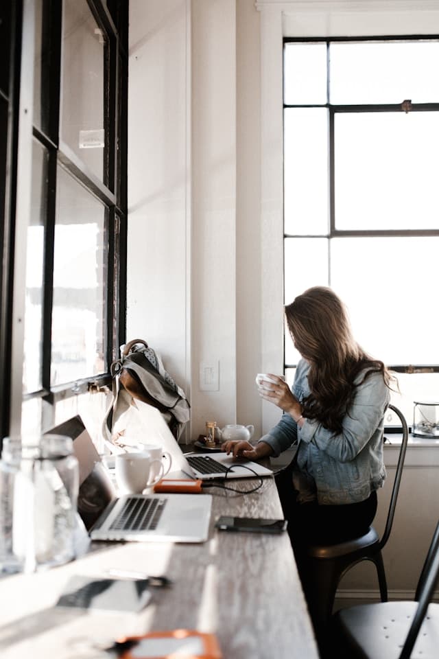 Assurance corporative à Montréal pour entrepreneurs - Protection PME avec Services Financiers AG.